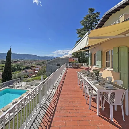 Villa Collina Del Sole 12 Pax By Villasretreats