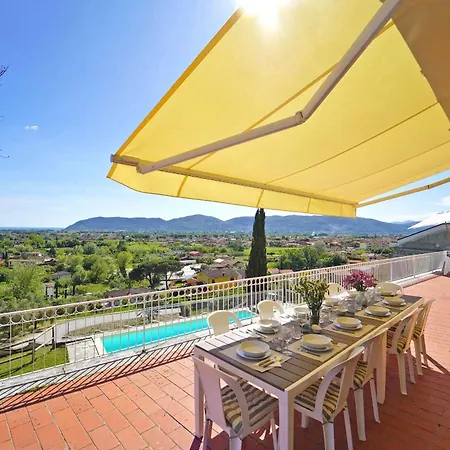 Collina Del Sole 12 Pax By Villasretreats فيلة