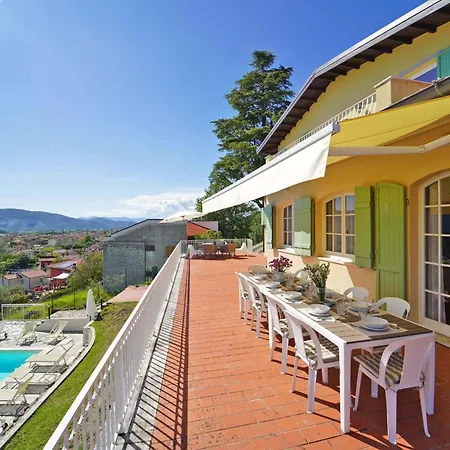 Villa Collina Del Sole 12 Pax By Villasretreats *