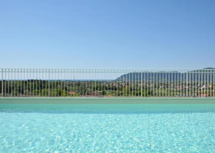 Collina Del Sole 12 Pax By Villasretreats Nicola
