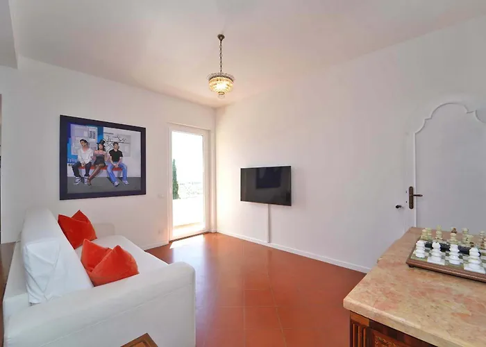 Collina Del Sole 12 Pax By Villasretreats