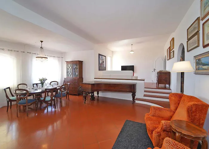 Villa Collina Del Sole 12 Pax By Villasretreats